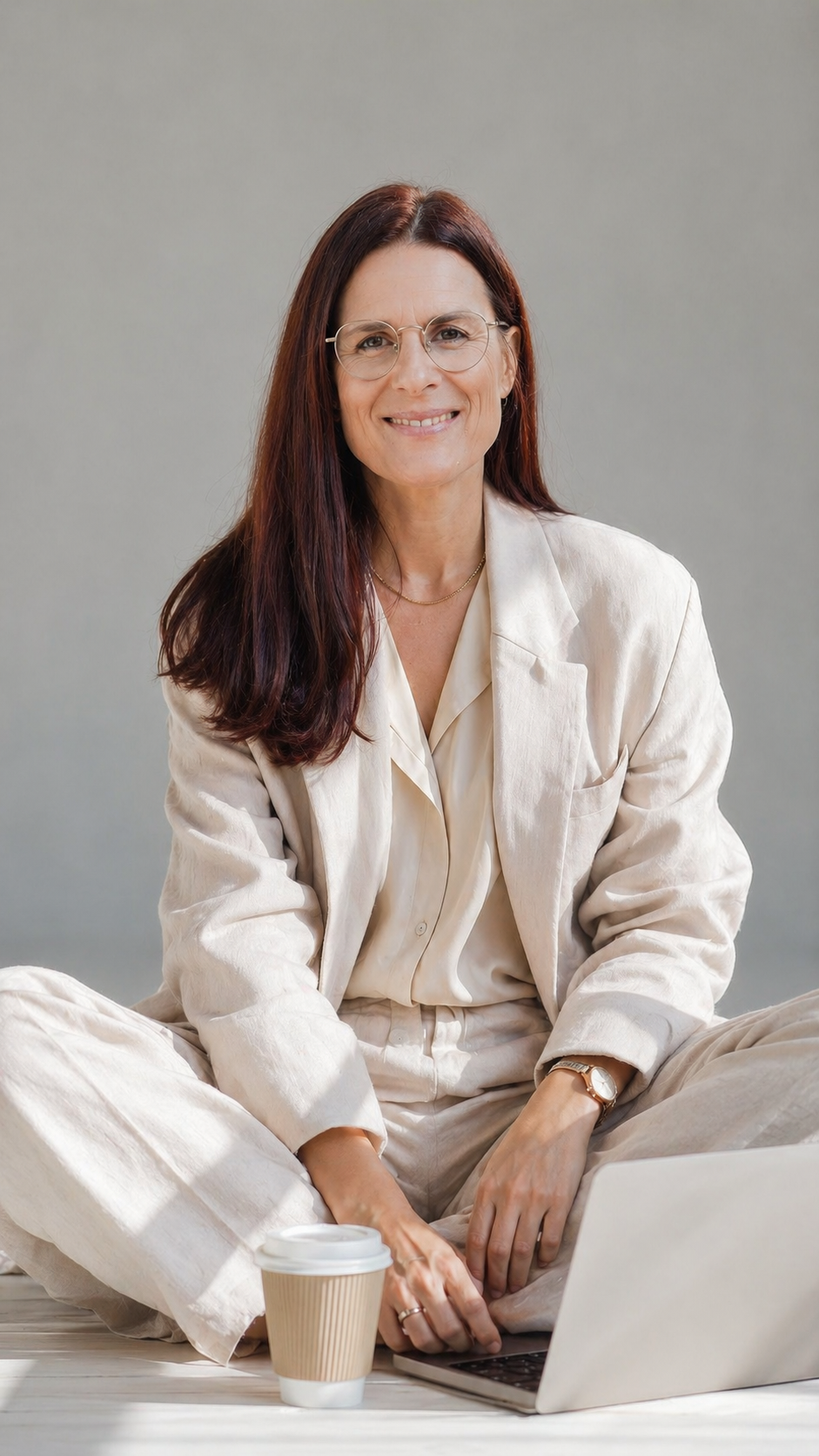 Yvonne Backes in ruhiger Arbeitssituation